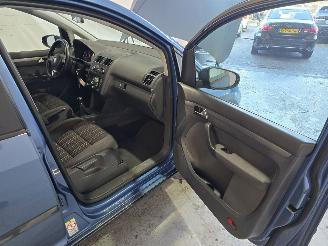 Volkswagen Touran 1.4 TSI Cross picture 11