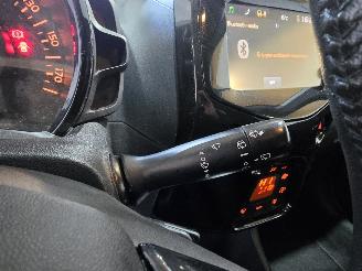 Peugeot 108 1.2 VTi Allure picture 29