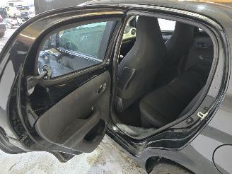 Peugeot 108 1.2 VTi Allure picture 22