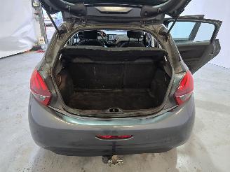 Peugeot 208 1.2 PureT. Blue Lion picture 18