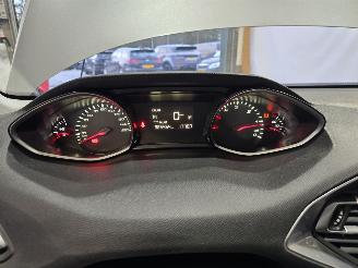 Peugeot 308 SW 1.6 BlueHDI Blue Lease Executive Pack picture 25