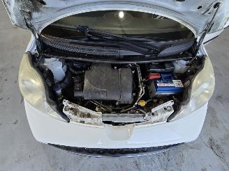 Peugeot 107 1.0-12V XS picture 13