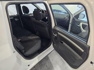 Dacia Logan 1.6 MPI Lauréate picture 17