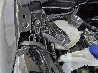 Peugeot 208 1.2 PT picture 12