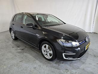 krockskadad bil auto Volkswagen Golf E-Golf 2018/5