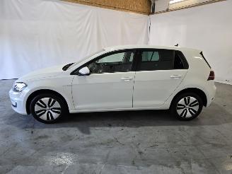 Volkswagen Golf E-Golf picture 4