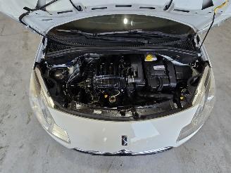 Citroën DS3 1.2 VTi So Chic picture 14