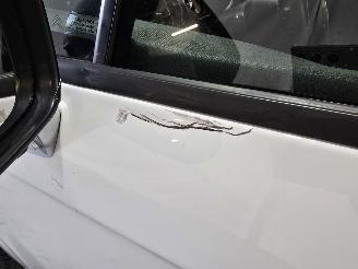 Citroën DS3 1.2 VTi So Chic picture 10