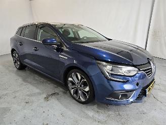 damaged passenger cars Renault Mégane 1.2 TCe Limited Automaat 2017/5