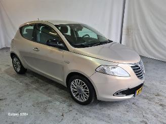 Schadeauto Lancia Ypsilon 0.9 TwinAir Platinum 2011/12