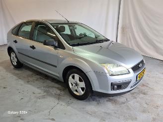 Unfallwagen Ford Focus 1.6-16V First Edition 2005/4