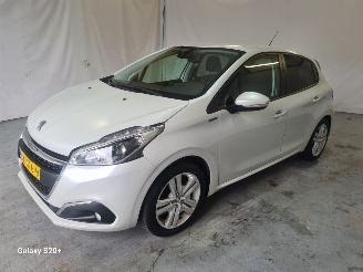 Avarii autoturisme Peugeot 208 1.2 PureT. Signature 2019/4