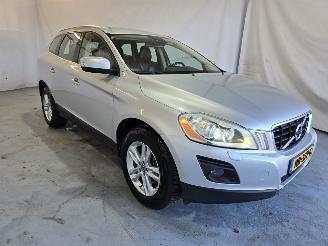 krockskadad bil auto Volvo Xc-60 2.4 D5 AWD 2010/1