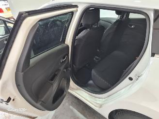 Renault Clio Estate 1.5 dCi Ecoleader Limited picture 16