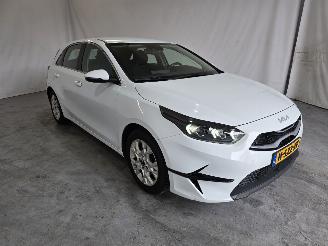 damaged passenger cars Kia Ceed 1.0 T-GDi DynamicLine 2022/1