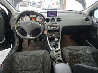 Peugeot 308 SW 1.6 THP Allure 7p picture 23