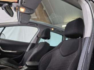 Peugeot 308 SW 1.6 THP Allure 7p picture 31