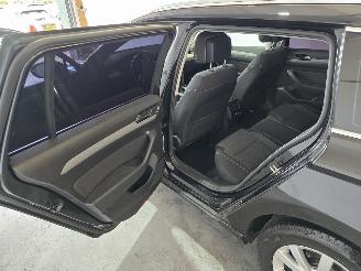 Volkswagen Passat Variant 2.0 TDI Business picture 18