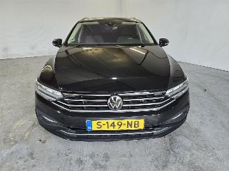 Volkswagen Passat Variant 2.0 TDI Business picture 2