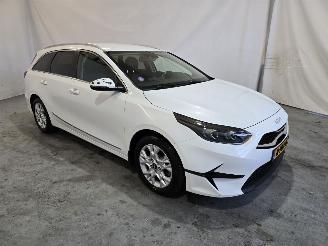 krockskadad bil auto Kia Ceed 1.0 T-GDi DynPlusL. 2022/1