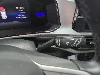 Volkswagen T-Roc 1.0 TSI Life Bns picture 30