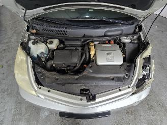 Toyota Prius 1.5 VVT-i picture 15