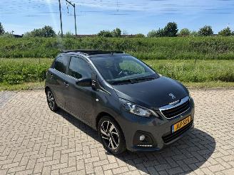 skadebil auto Peugeot 108 Allure Cabrio 2016 2016/9
