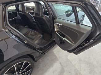 Volvo V-60 2.4 D5 Twin Engine R-Design picture 19