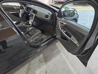 Volvo V-60 2.4 D5 Twin Engine R-Design picture 17