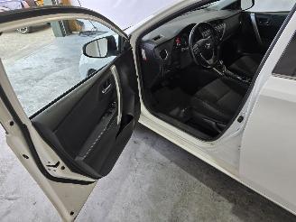 Toyota Auris 1.8 Hybrid Aspiration picture 21