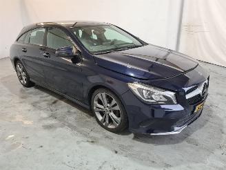 krockskadad bil auto Mercedes Cla-klasse CLA-klasse Shooting Brake 180 Lease Edition 2018/9