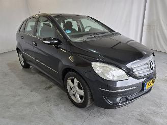 Damaged car Mercedes B-klasse 150 2007/3