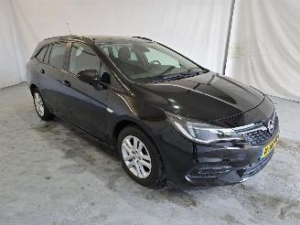 Coche accidentado Opel Astra SPORTS TOURER 1.2 Edition 2022/1