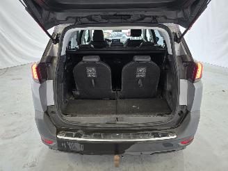 Peugeot 5008 1.2 PureTech Allure picture 18