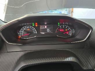 Peugeot 208 1.2 PT Active Pack picture 27