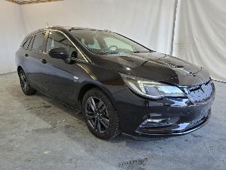 Vaurioauto  passenger cars Opel Astra SPORTS TOURER 2019/11