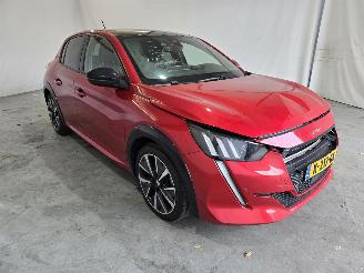 Schadeauto Peugeot 208 1.2 PureTech GT-Line 2021/1