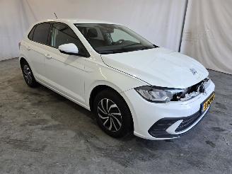 krockskadad bil auto Volkswagen Polo 1.0 TSI Life 2023/1
