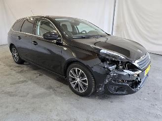 Unfallwagen Peugeot 308 1.2 PureTech Style 2015/6