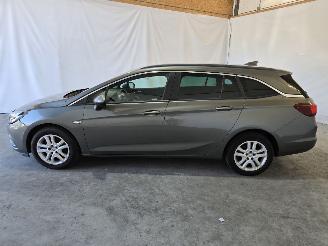 Opel Astra SPORTS TOURER+ picture 4