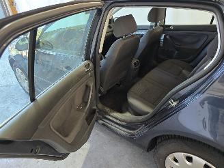 Volkswagen Golf 1.6 FSI Trendline picture 17