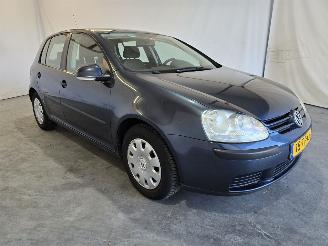 Coche accidentado Volkswagen Golf 1.6 FSI Trendline 2006/8