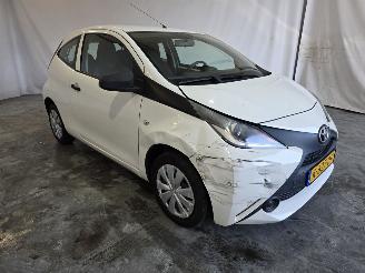 krockskadad bil auto Toyota Aygo 1.0 VVT-i x 2016/11