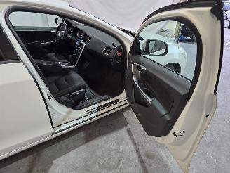 Volvo V-60 2.4 D5 Summum picture 13