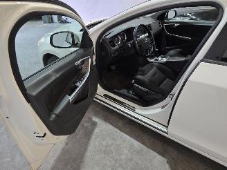 Volvo V-60 2.4 D5 Summum picture 17