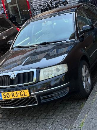skadebil auto Skoda Superb 2.8 V6 Elegance 2005/4