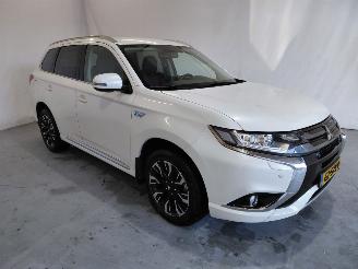 Auto incidentate Mitsubishi Outlander 2.0 PHEV Exec. Ed. 2015/9