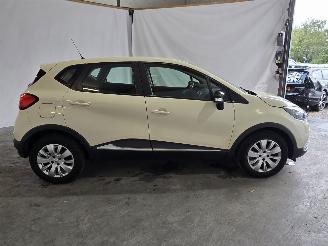 Renault Captur 0.9 TCe Expression picture 8