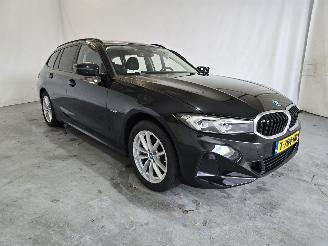 krockskadad bil auto BMW 3-serie 320E 320e 2023/6