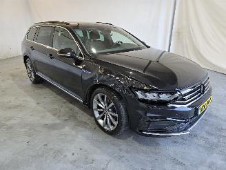damaged passenger cars Volkswagen Passat 1.4 TSI PHEV GTE Bns 2021/4